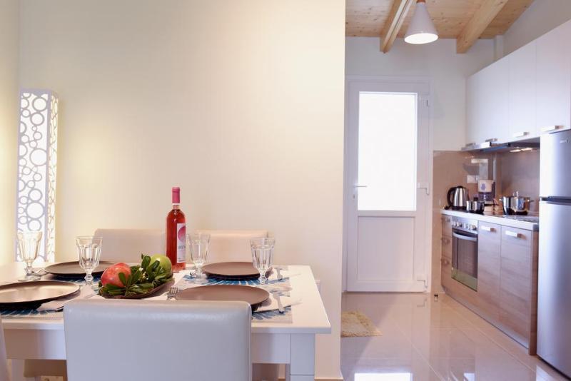 Palapart Gikas Suites And Studios Гоувия Экстерьер фото