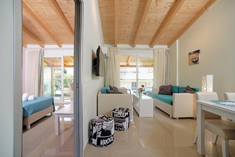 Palapart Gikas Suites And Studios Гоувия Экстерьер фото